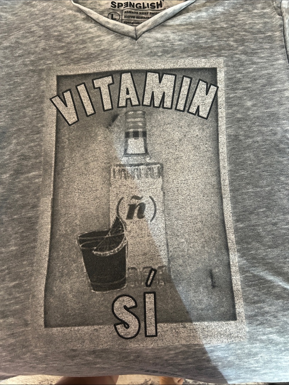 'Vitamin Sí' Short Sleeve Graphic Tee - Gray